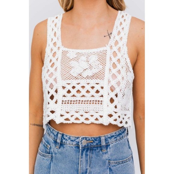LE LIS SLEEVELESS CROCHET WOMEN'S TOP - Picture 5 of 9